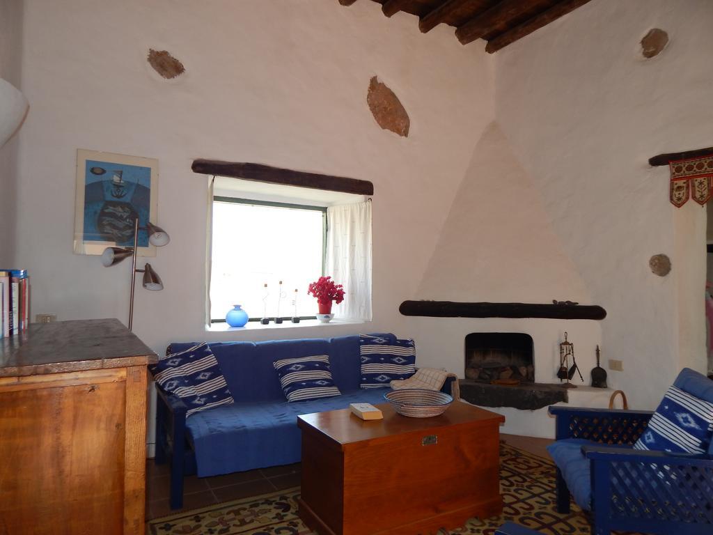La Casa Caldera Guest House Femes Exterior photo
