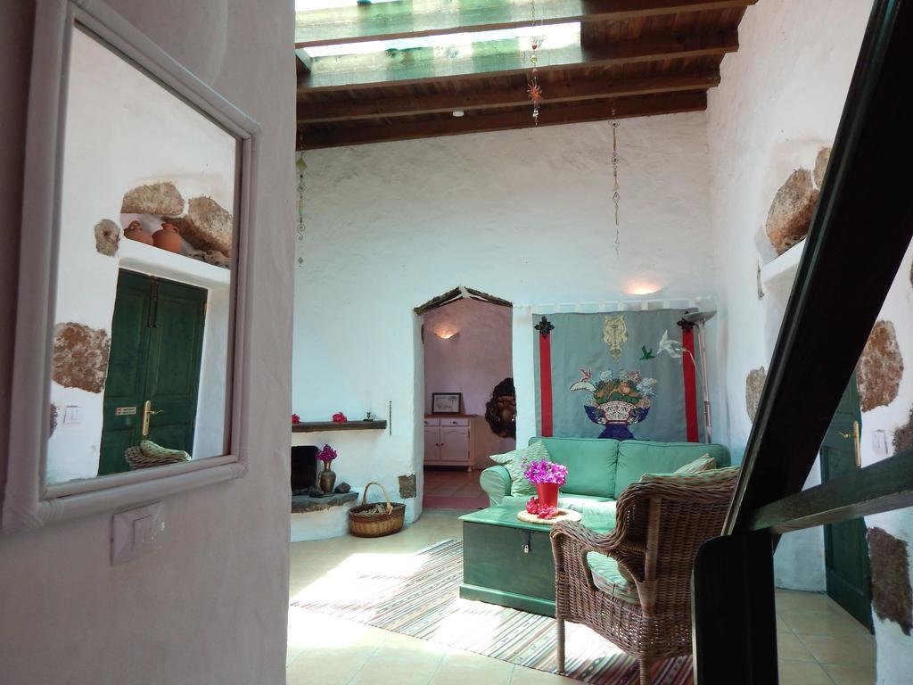 La Casa Caldera Guest House Femes Exterior photo