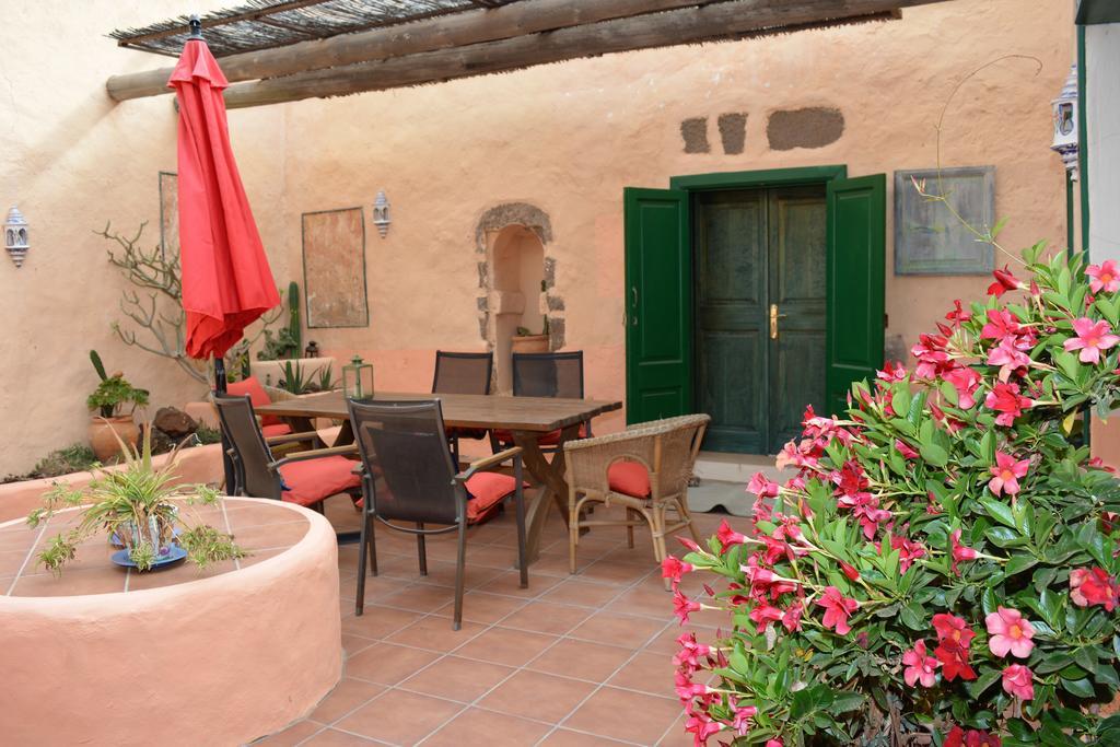 La Casa Caldera Guest House Femes Exterior photo