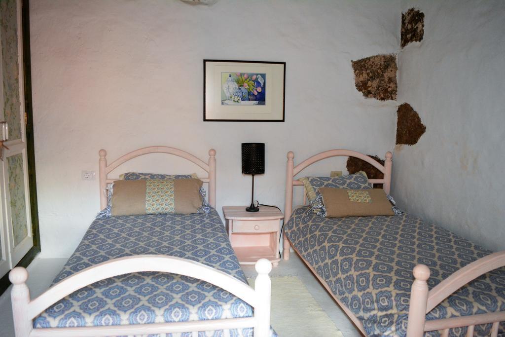 La Casa Caldera Guest House Femes Exterior photo
